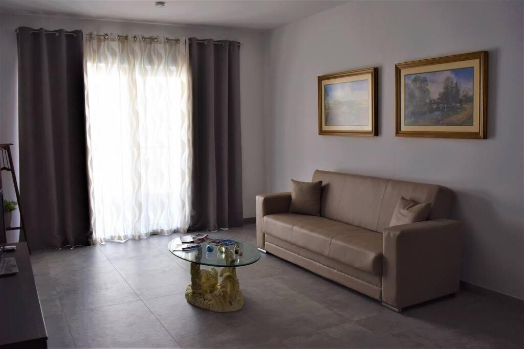 Lovely 3-Bedroom Apartment In L-Iklin Eksteriør bilde